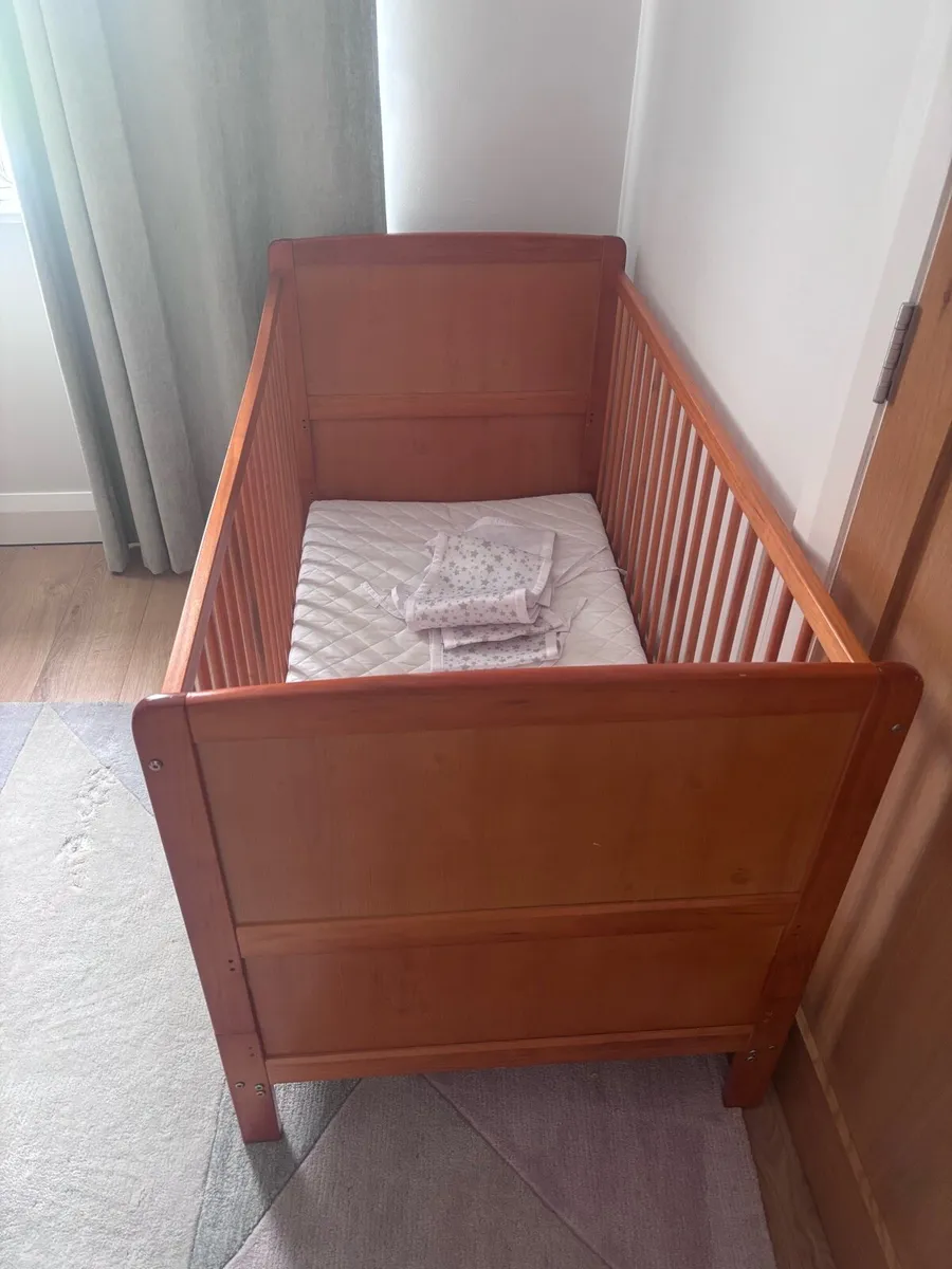 Cot bed - Image 1