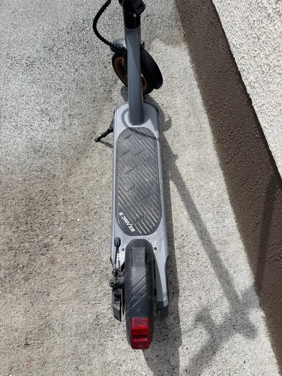 Electric scooter - Image 2