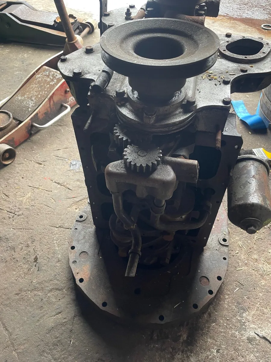 🔥Massey Ferguson 135 engine block 🔥 - Image 1