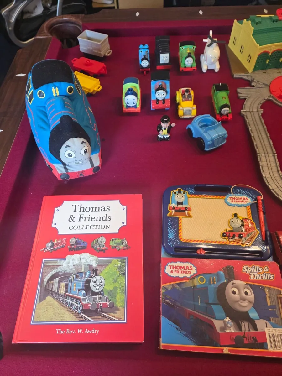 Thomas the Tank Engine Diecast engines & tracks - Image 1