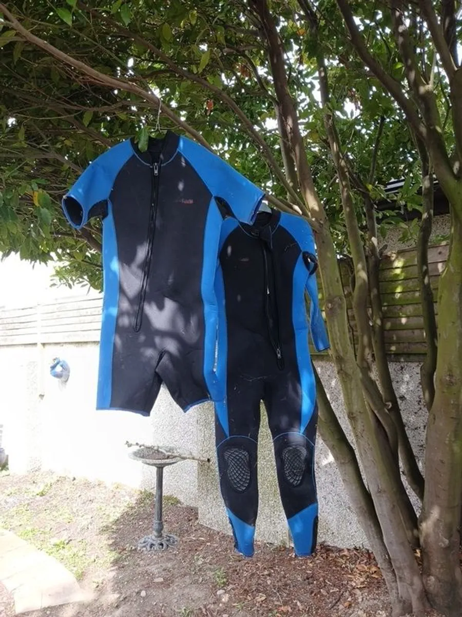 Kayak , wet suit and life jacket - Image 3