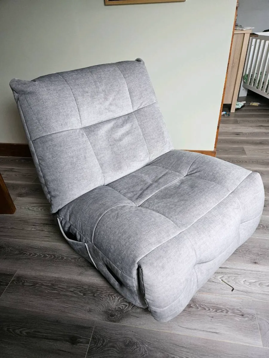 Recliner - Image 2