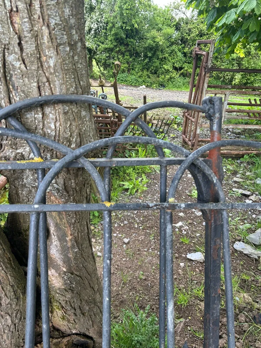 Old gates - Image 2