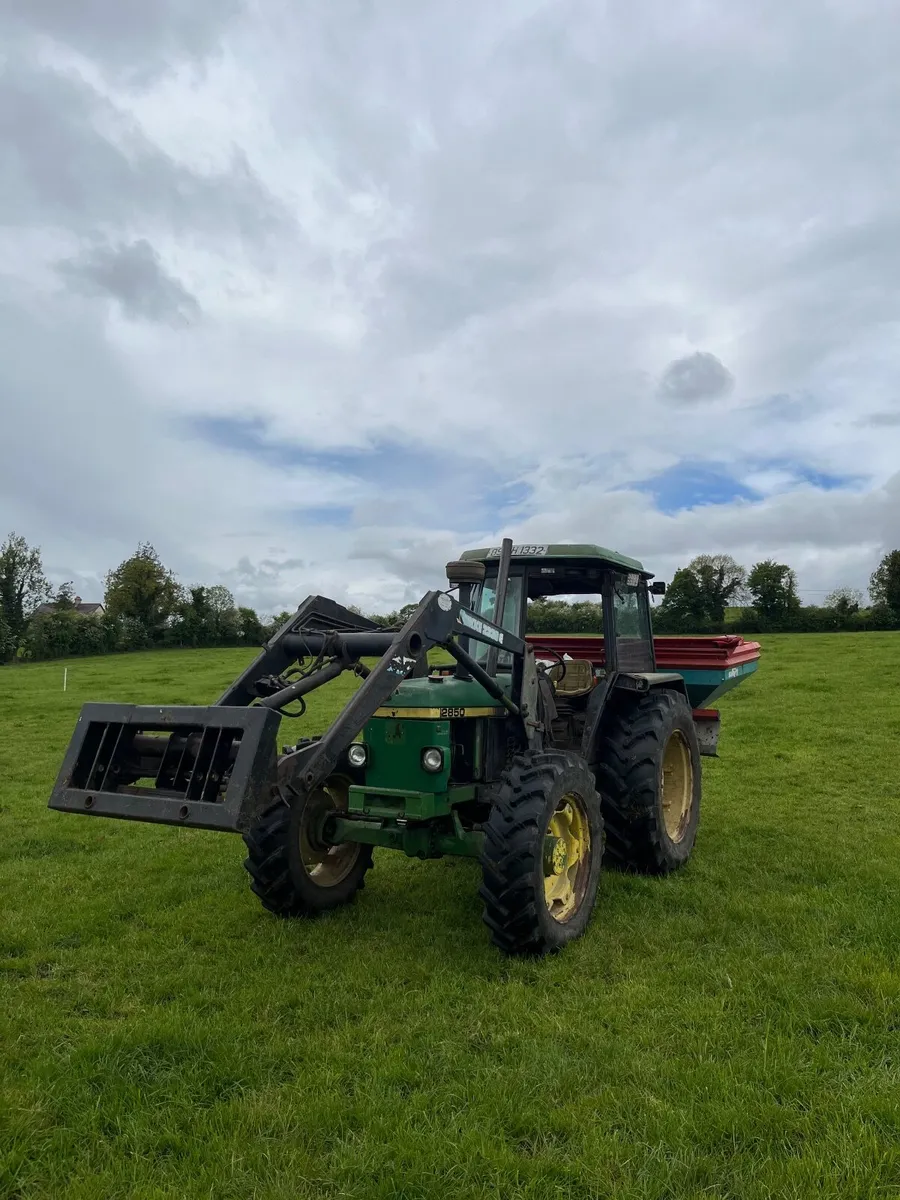 John Deere 2850 4WD - Image 2