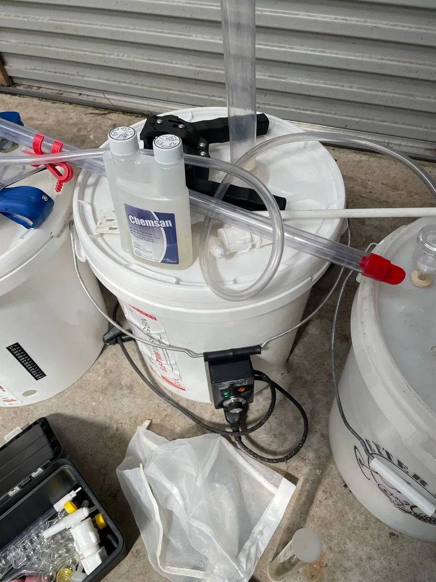Home brewing kit - Image 1
