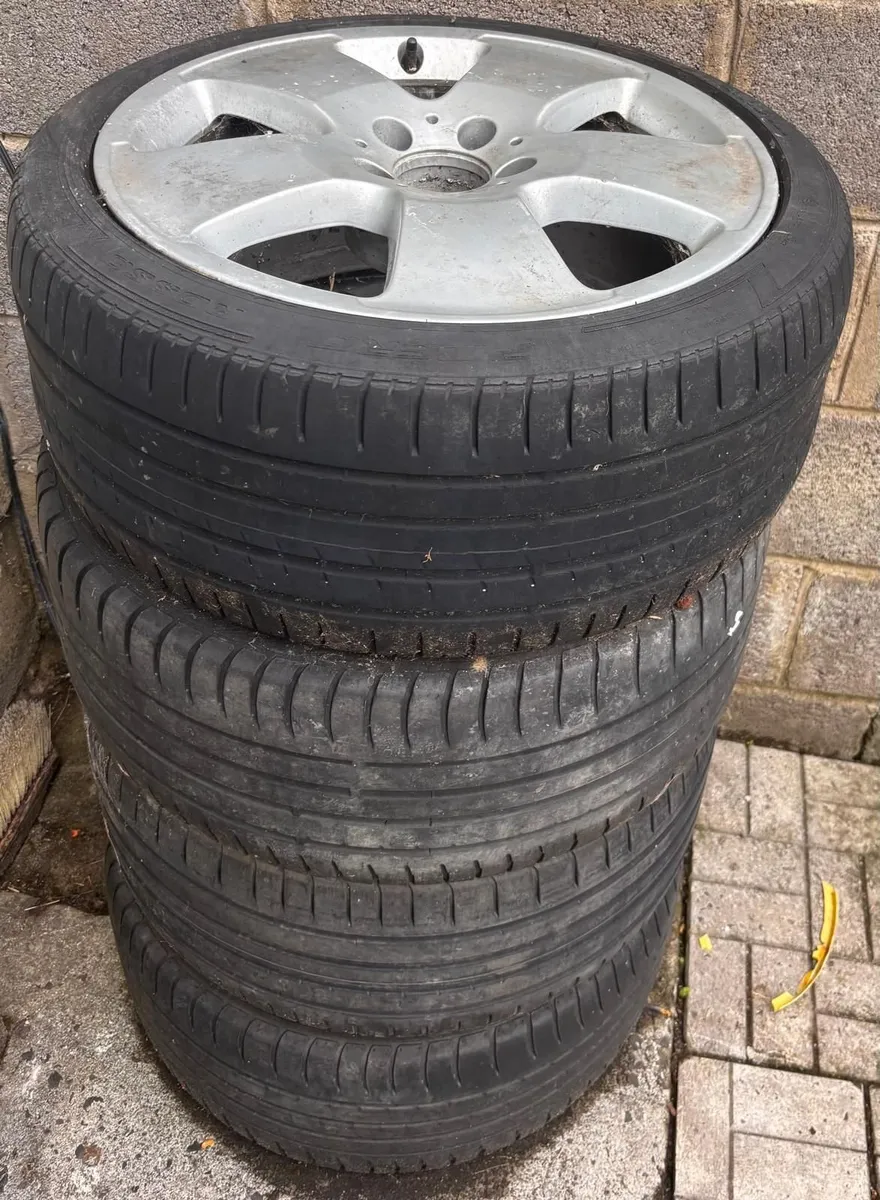 Alloy wheel - Image 2
