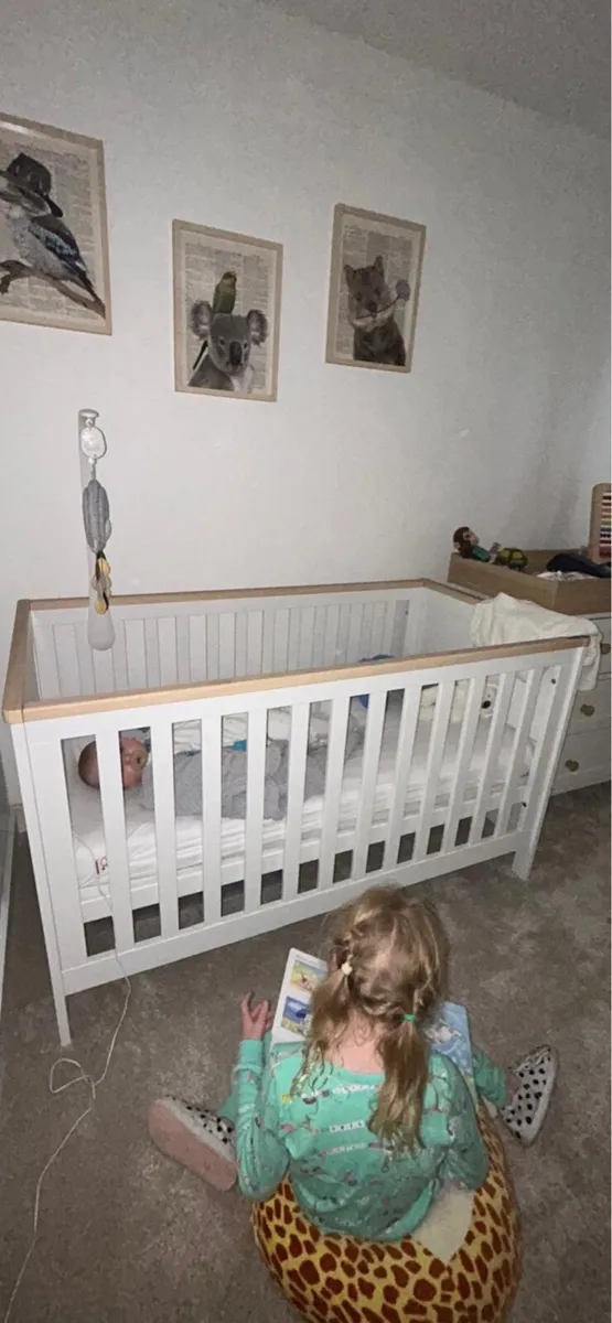 Child’s cot/bed - Image 3