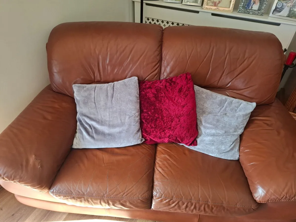Suite of furniture - Image 4