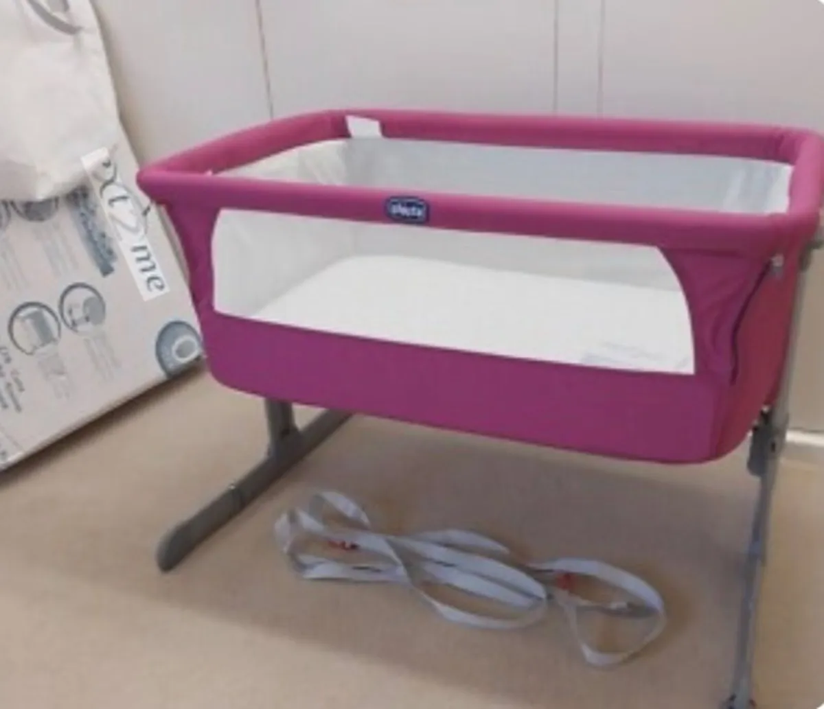 Chicco Next 2me cot + Baby bath - Image 1