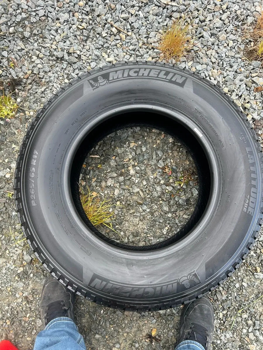 3 L Toyota hilux tyres for sale - Image 2