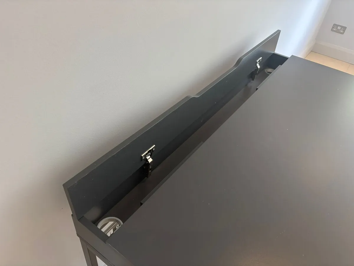 Office Desk - Image 3