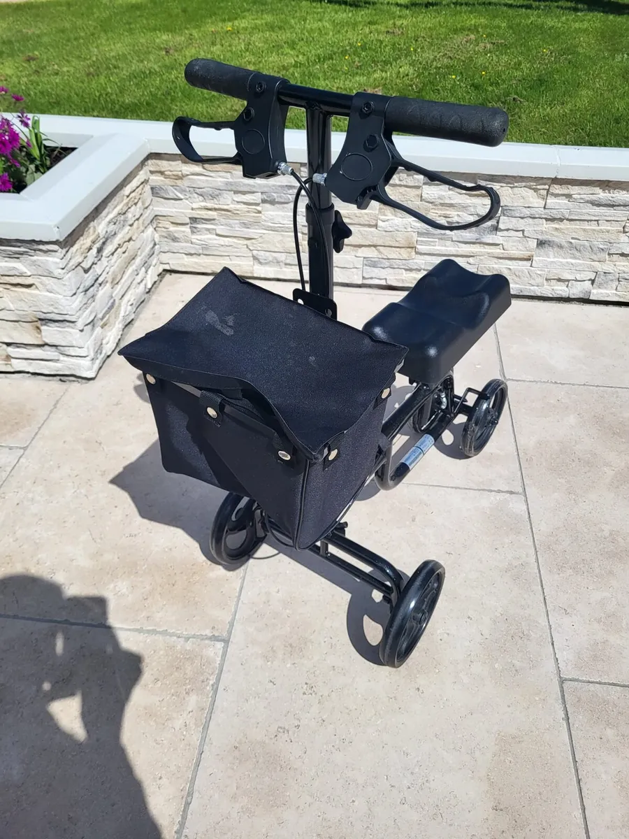 Foldable knee walker/scooter - Image 2