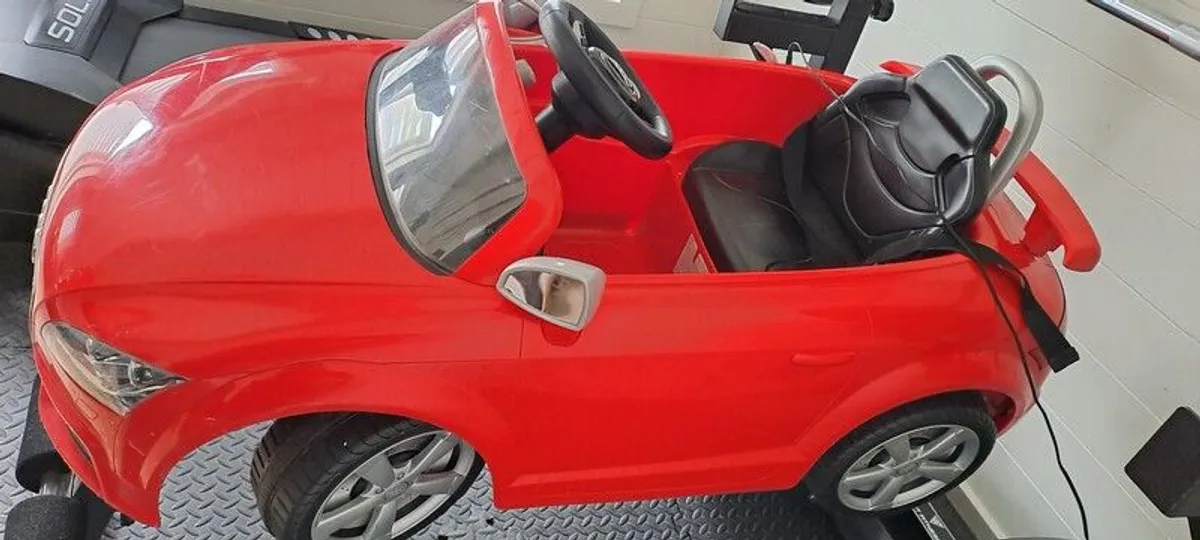 kids electric car with charger - Image 2