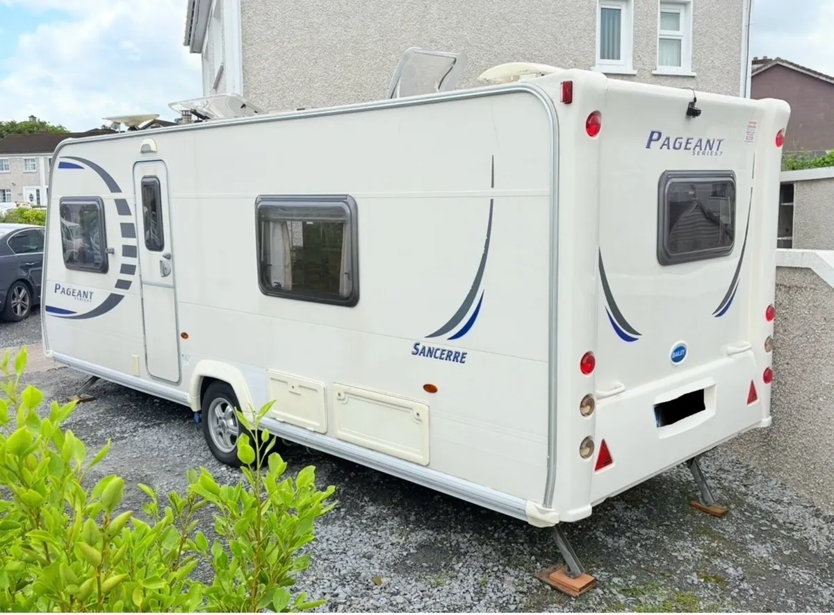 2009 Bailey Pageant series 7 fixed bed room - Image 1