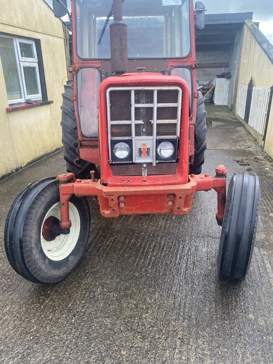 574 International Tractor - Image 4