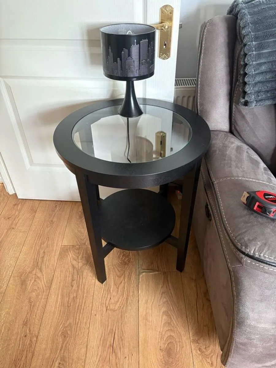 Black side table - Image 1