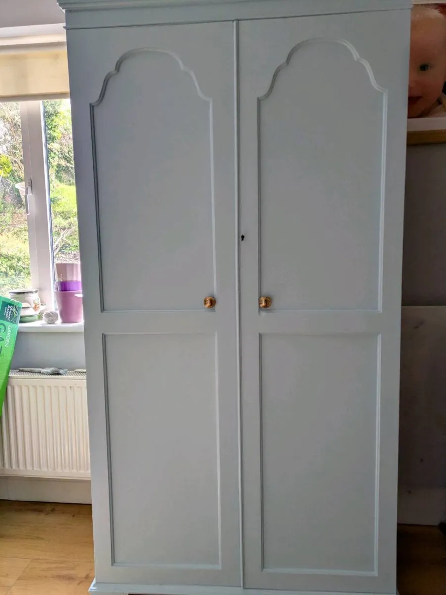Vintage gentleman's wardrobe - Image 2