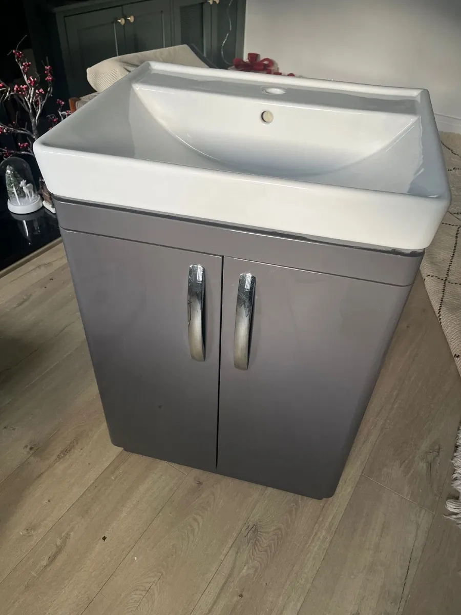 Bathroom Vanity Unit - Image 1