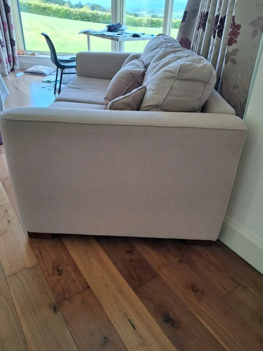 Couch - Image 2