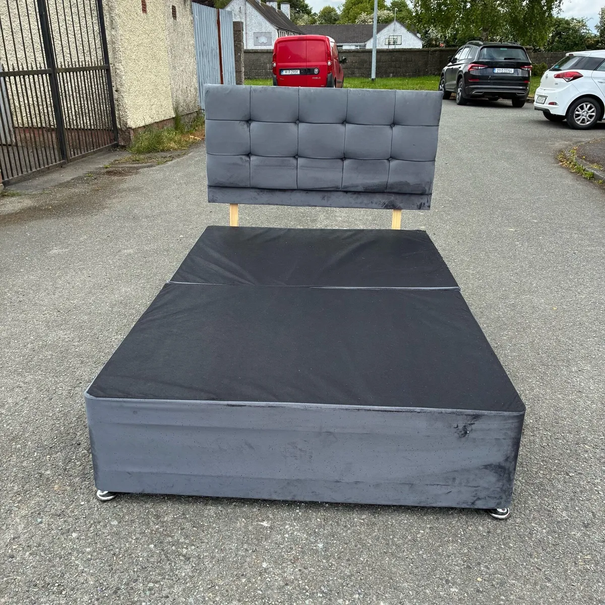 4ft Small Double Grey Velvet Bed with Drawers - Image 4
