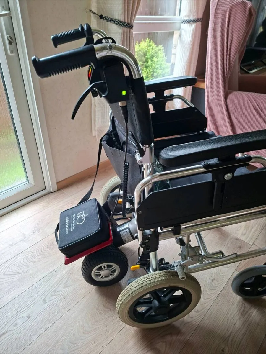 Transit wheelchair and power pack - Image 2