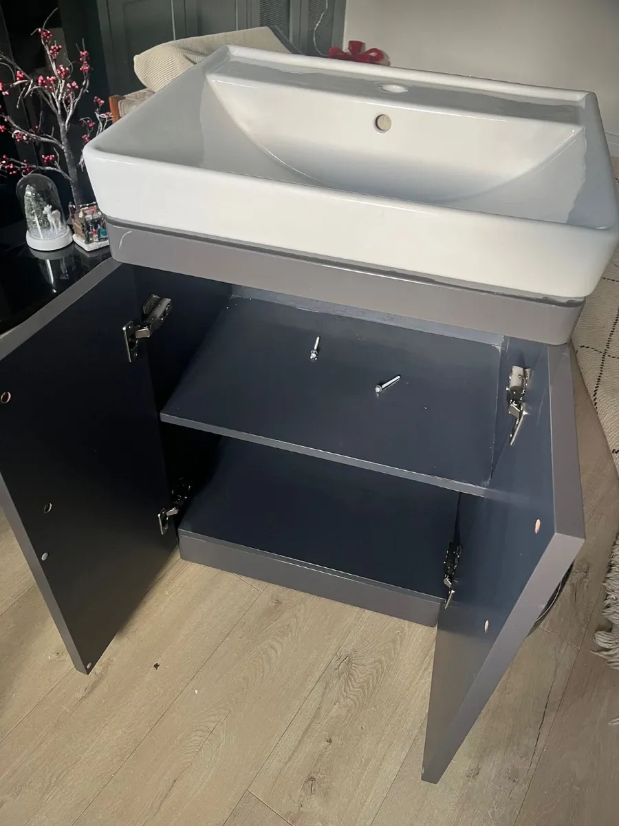 Bathroom Vanity Unit - Image 4