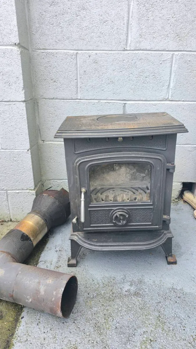 Solid fuel stove