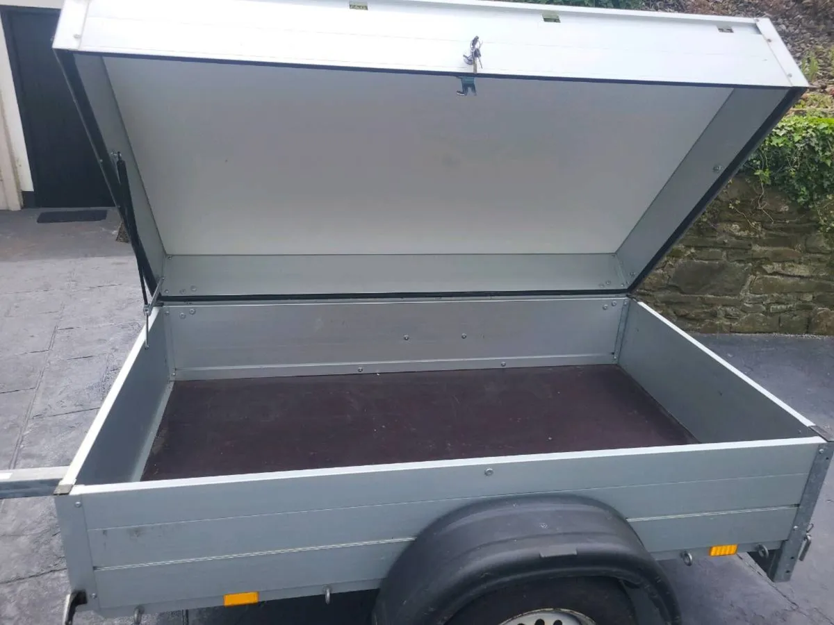 Camping trailer - Image 3