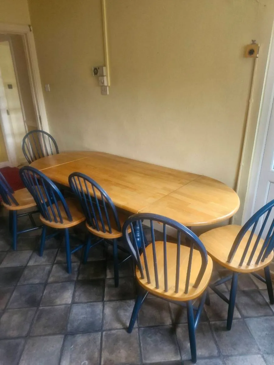 Kitchen table and chairs - Image 4