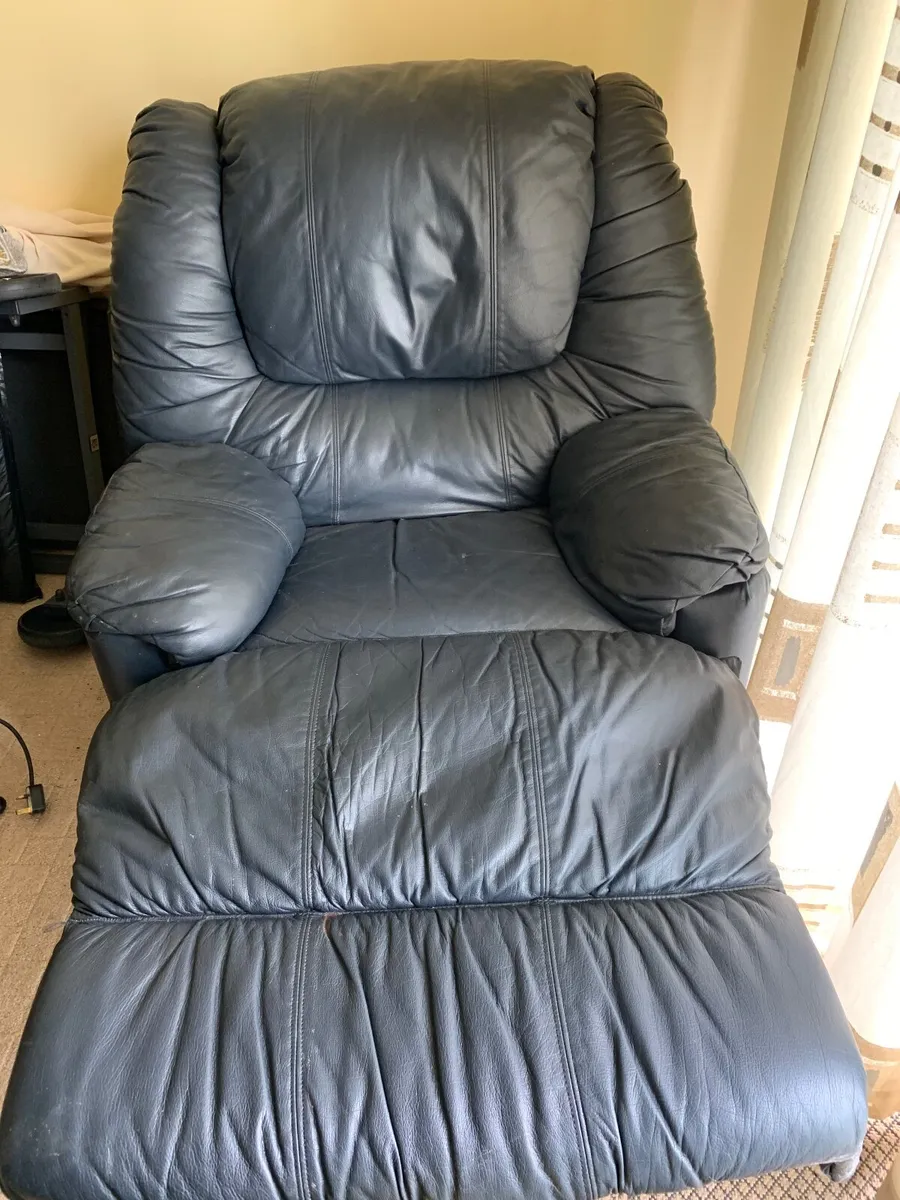 Recliner - Image 2