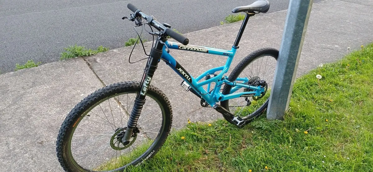 Cannondale with lefty fork - Image 1