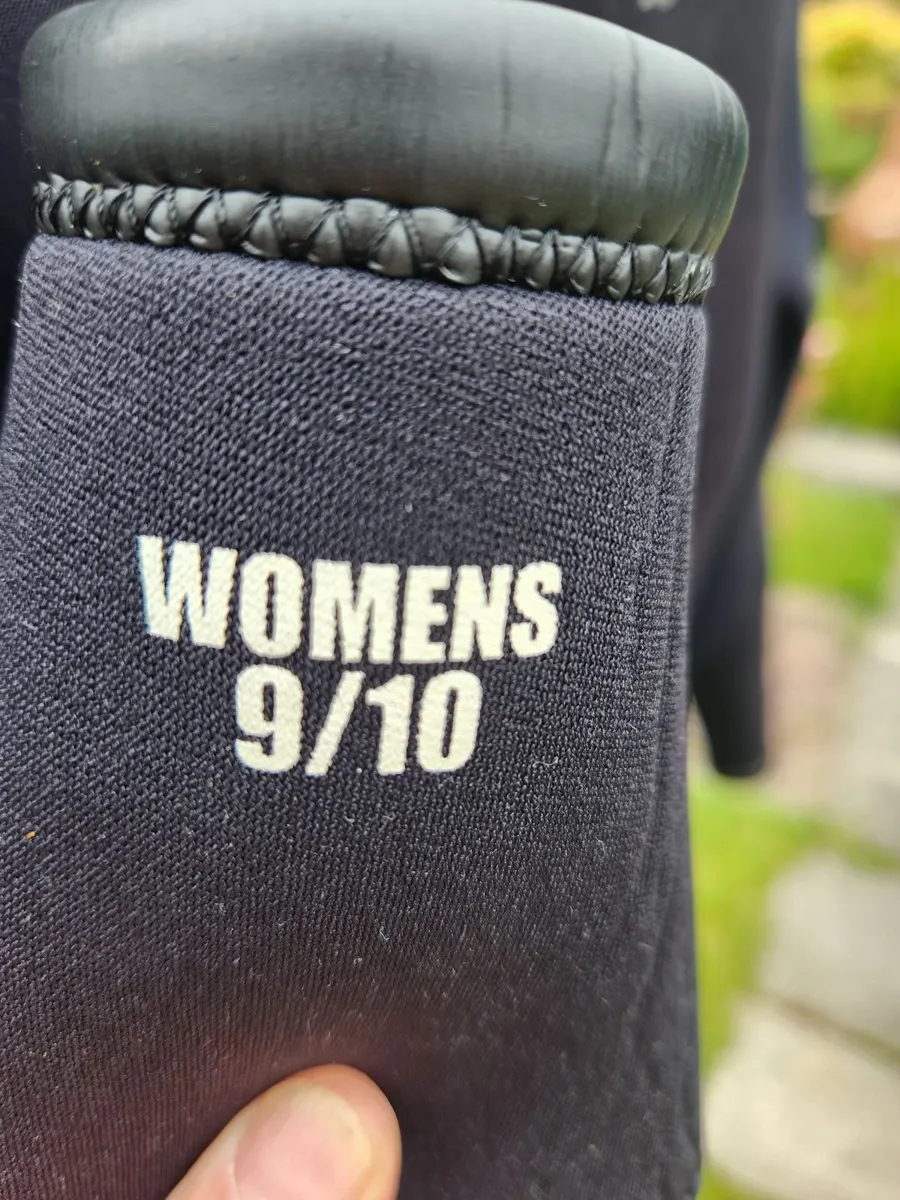 7mm Ladies diving Wet suit - Image 3