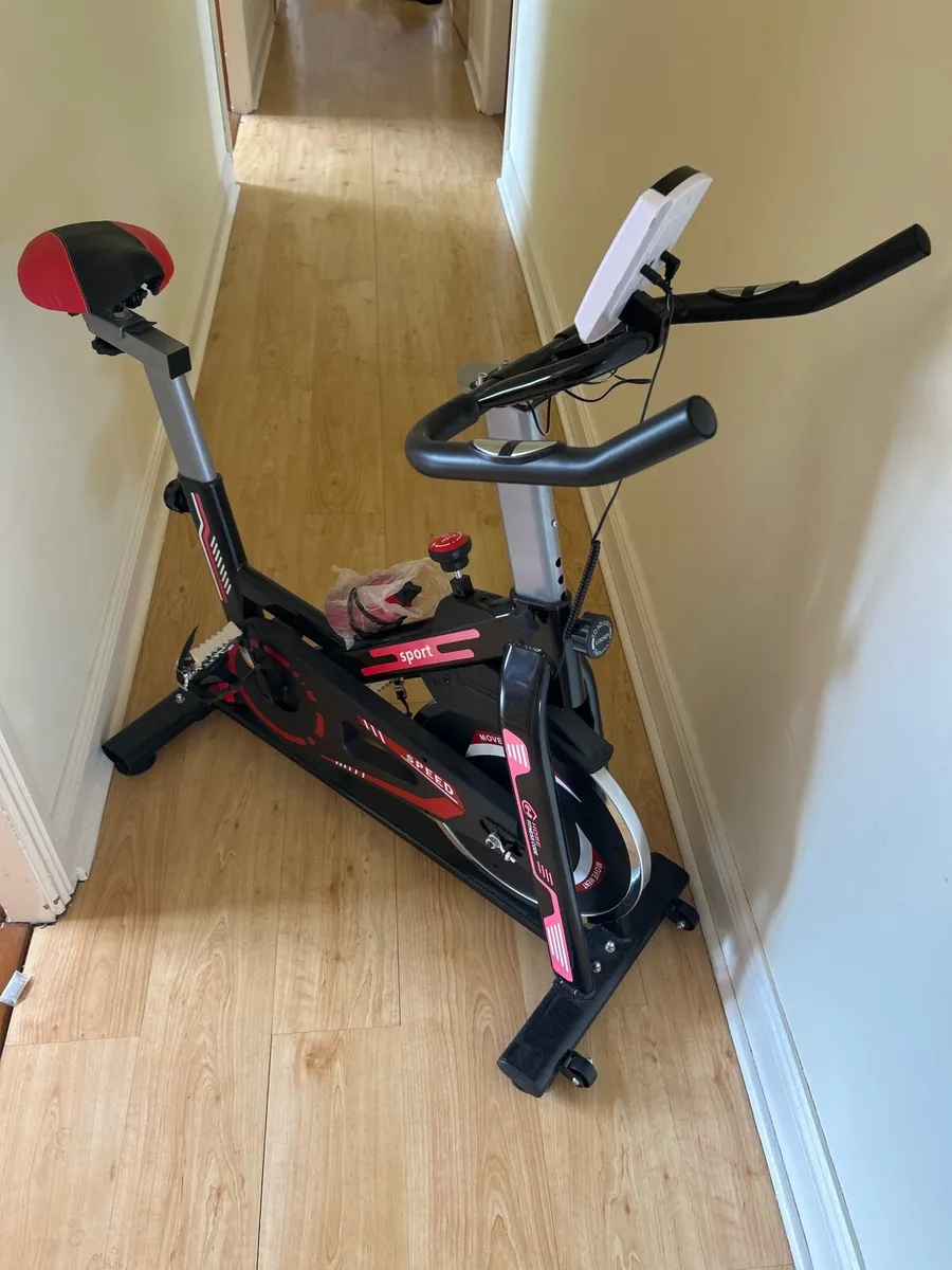 Stationary bike - Image 1