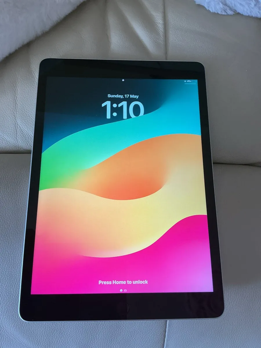 iPad - Image 3