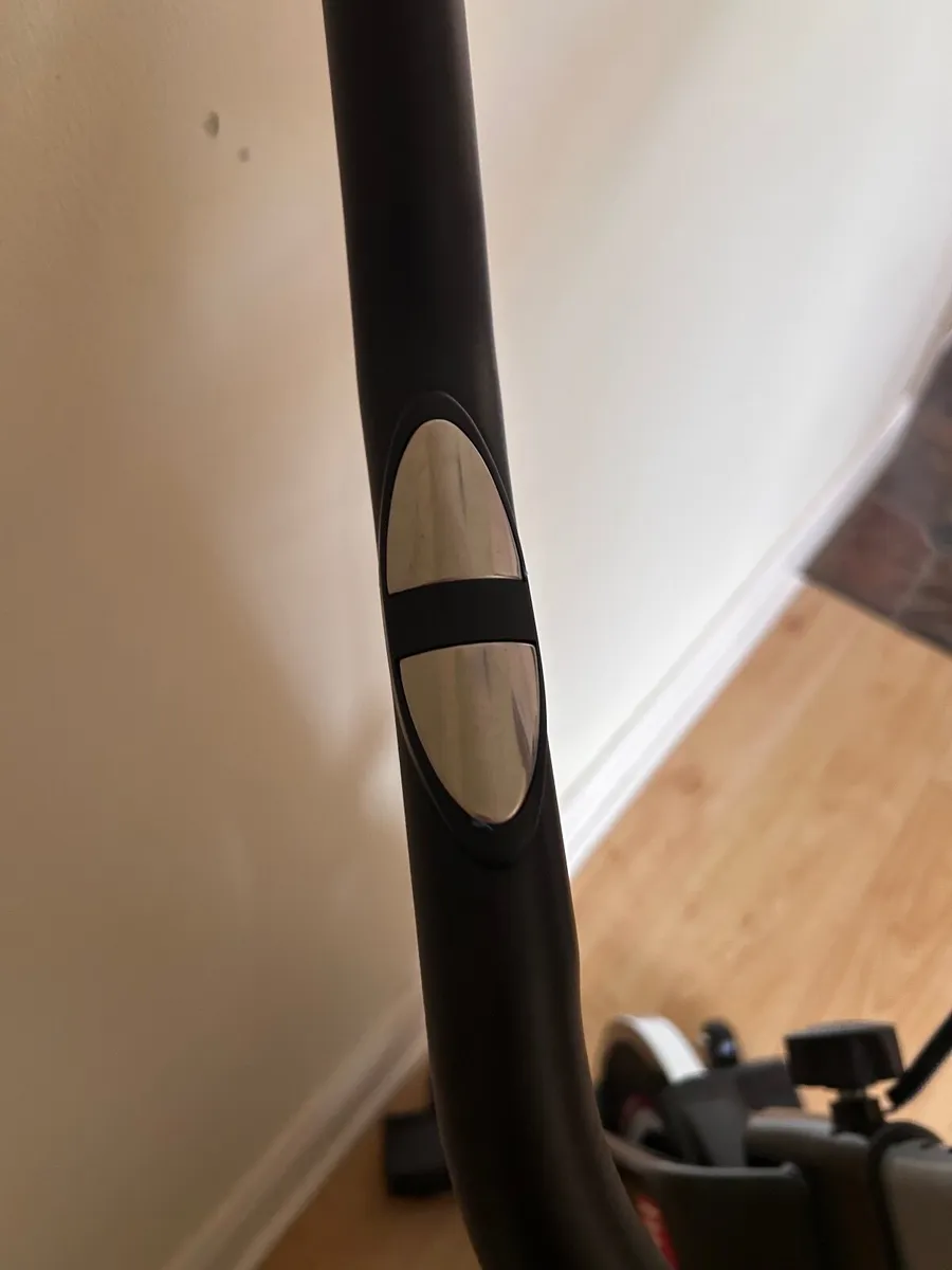 Stationary bike - Image 2