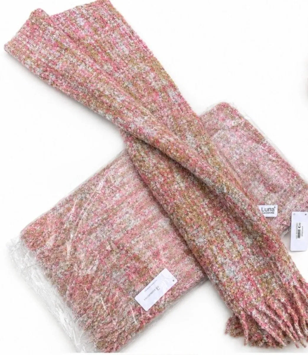 Woollen Scarves - Image 1