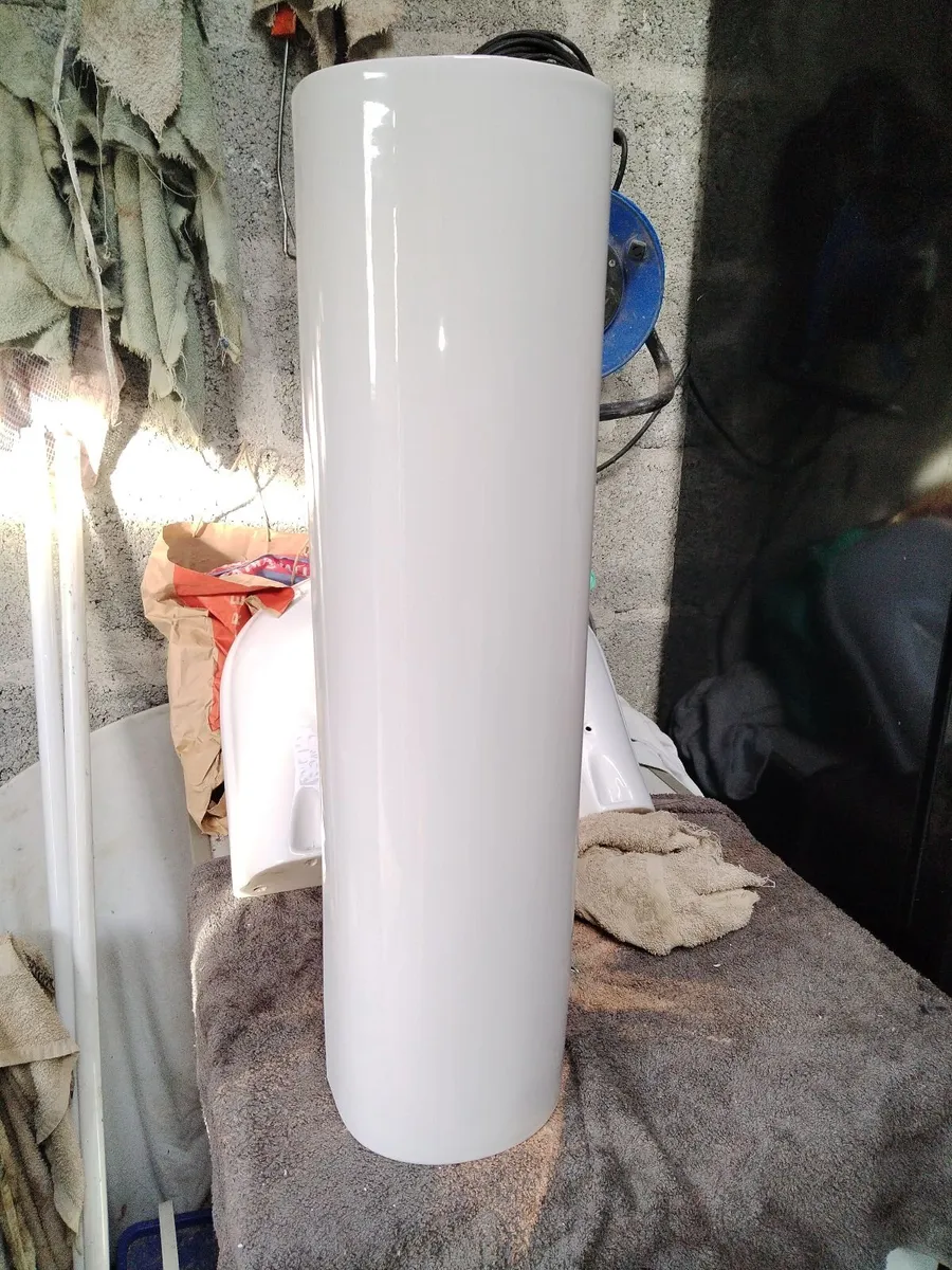 Basin and pedestal - Image 4
