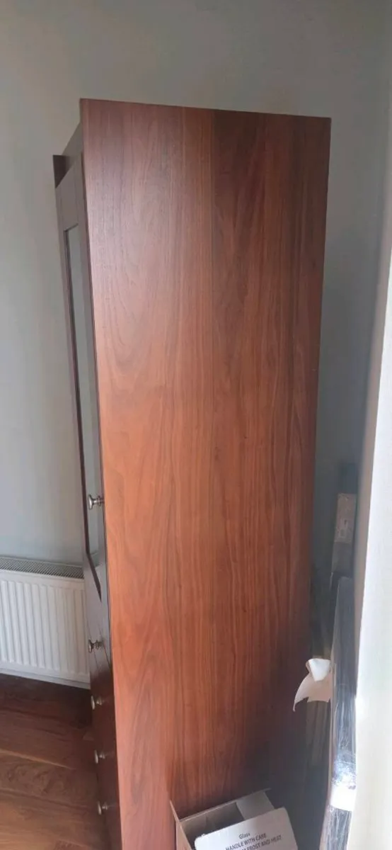 Drinks display cabinet - Image 2