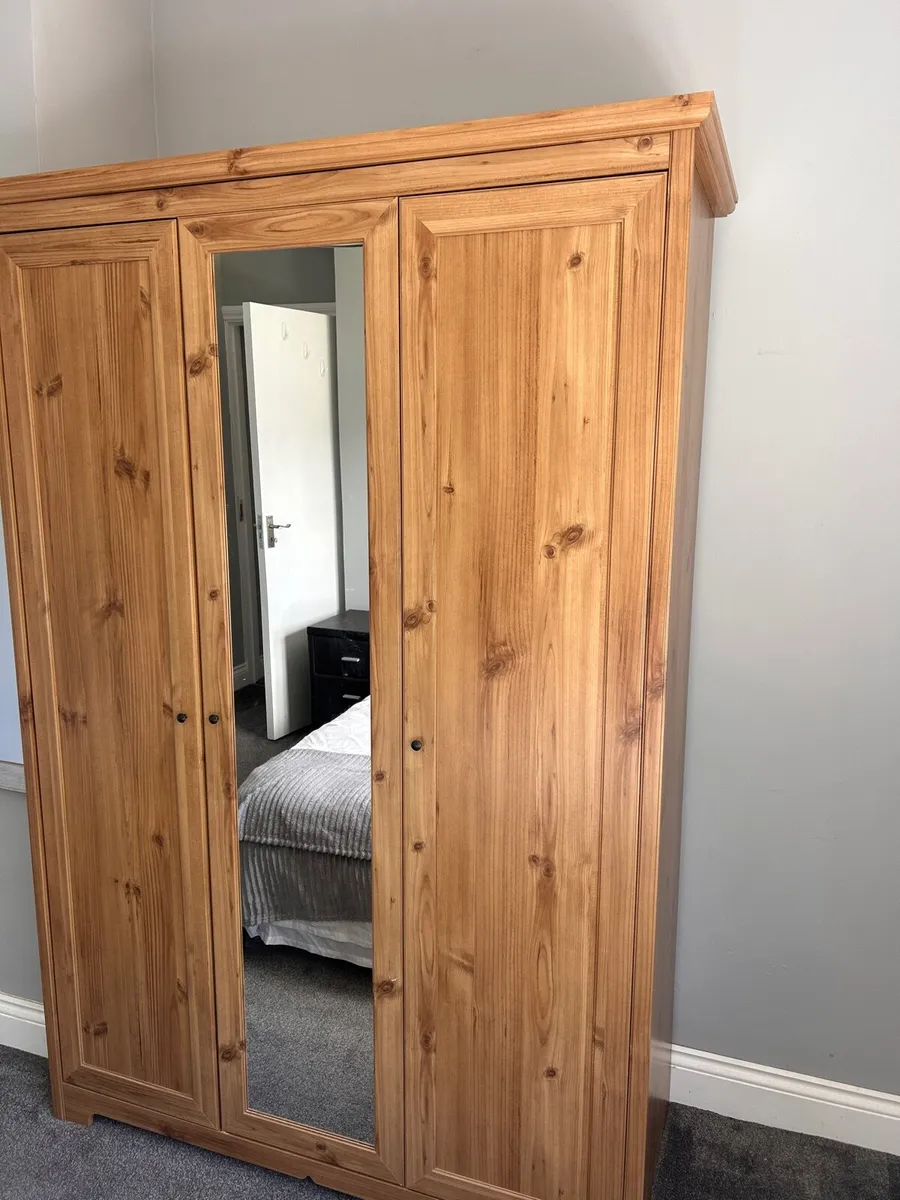 Wardrobe - Image 2