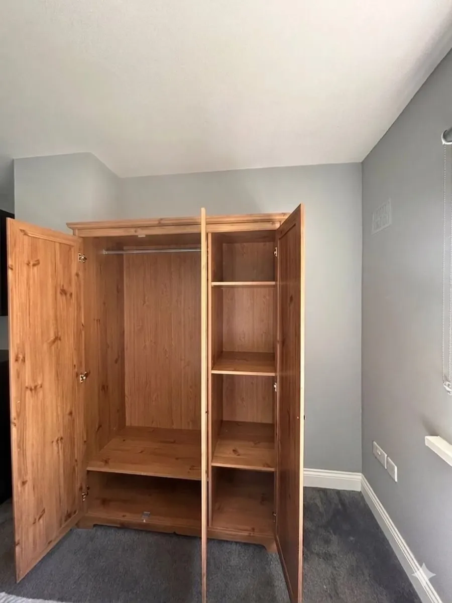 Wardrobe - Image 3