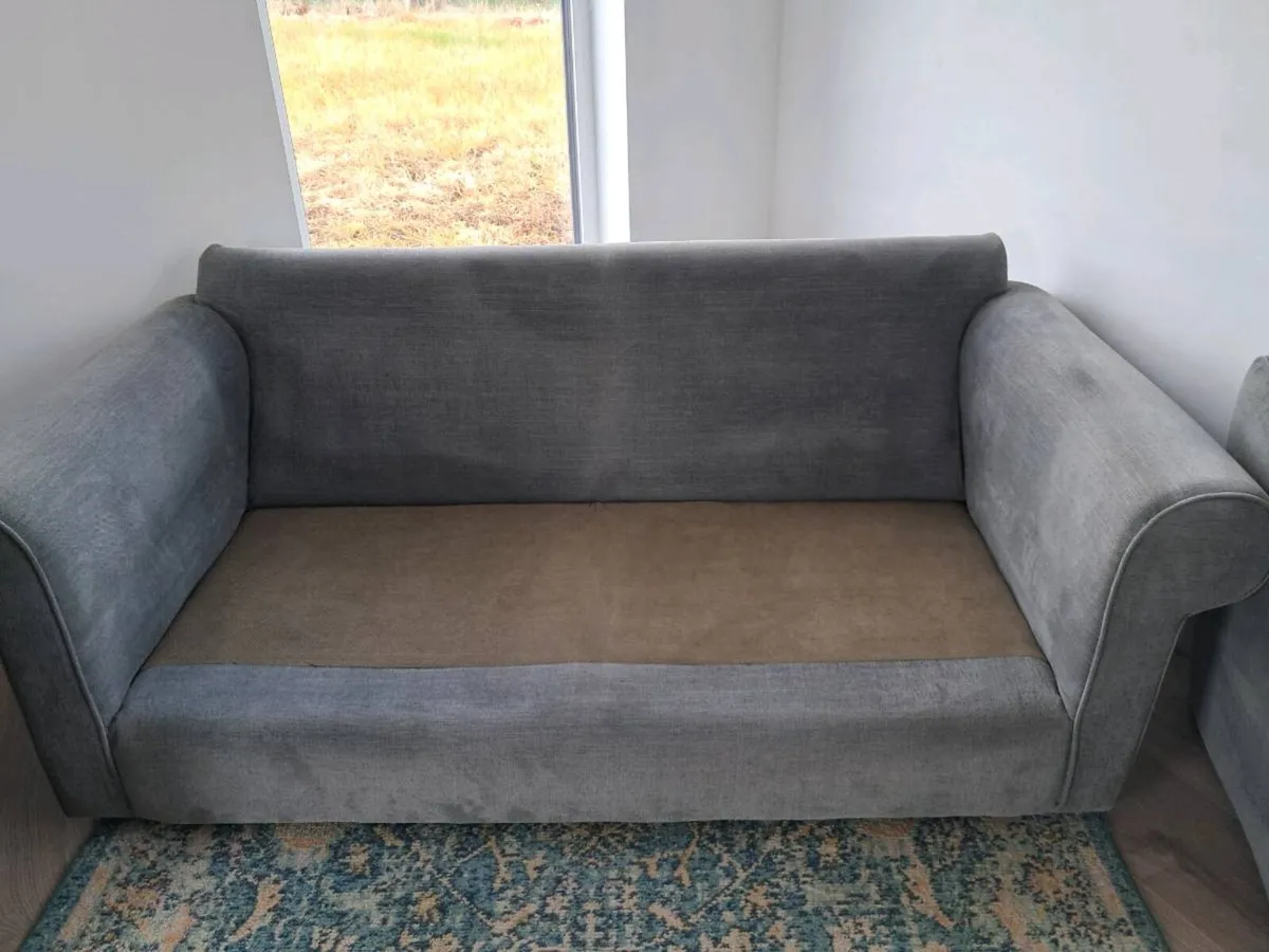 Couch - Image 3