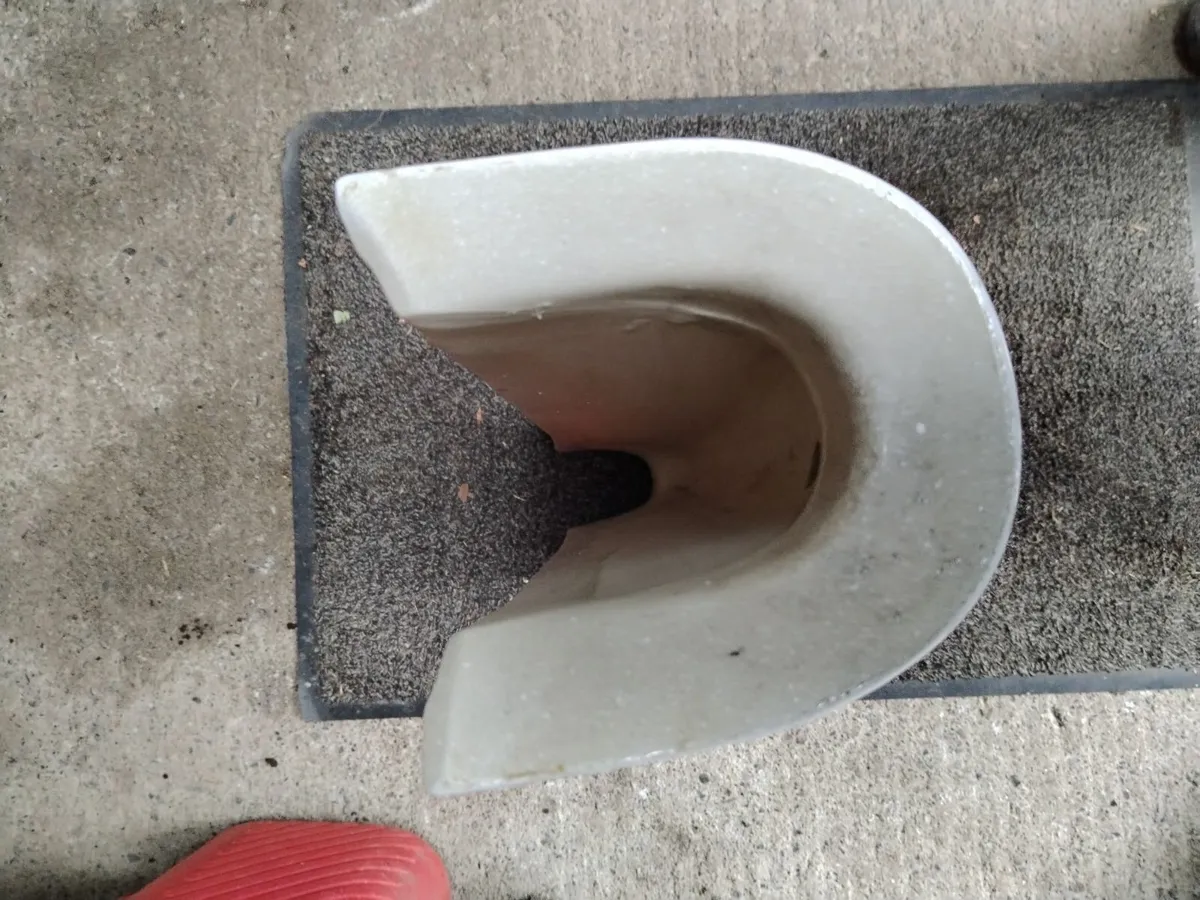 Pedestal - Image 3
