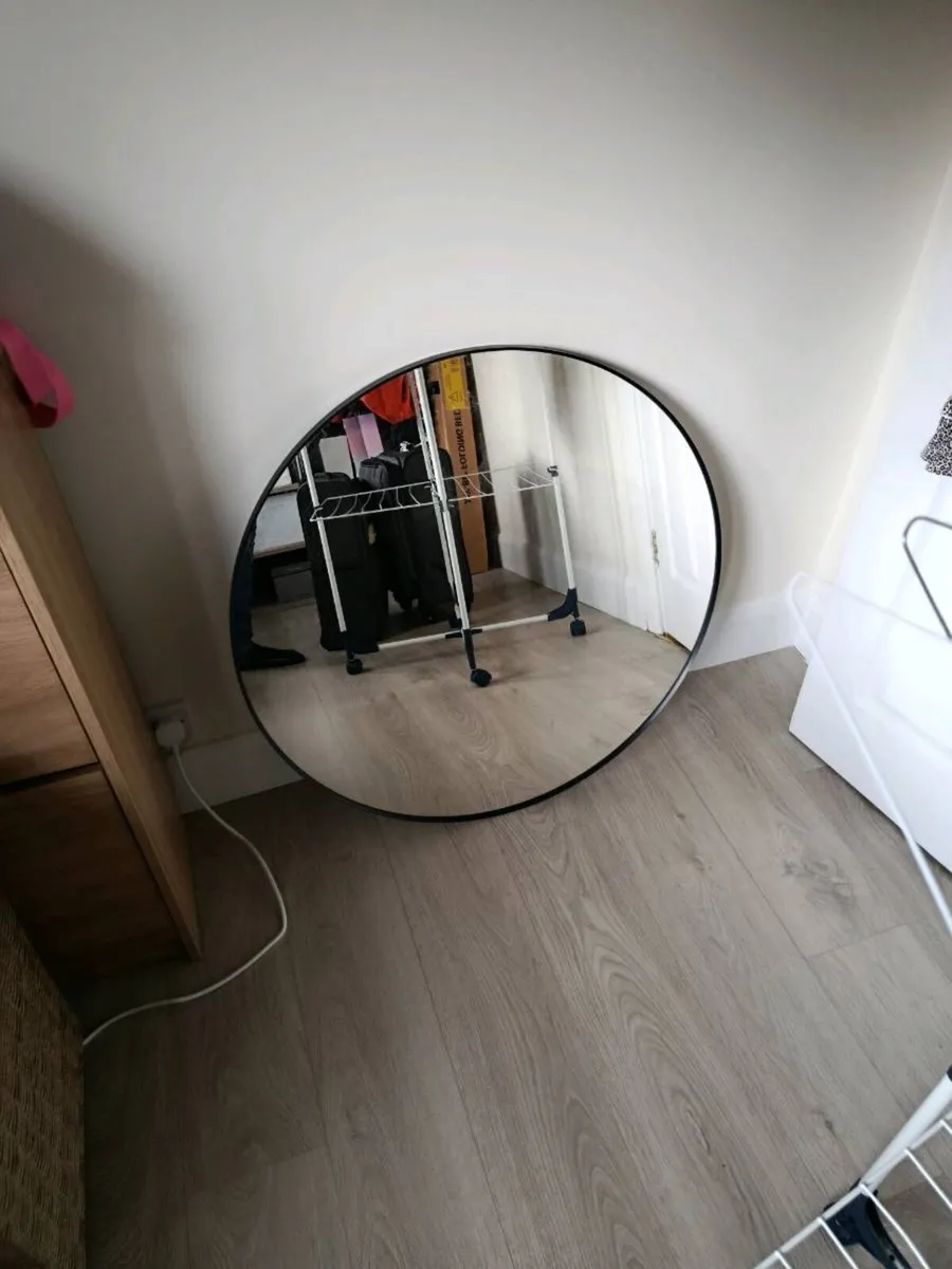 Mirror - Image 1
