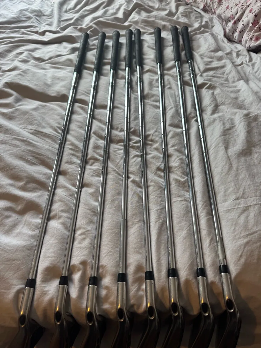 Callaway RAZR Iron Set – 4 to PW + SW (8 Clubs) - Image 2
