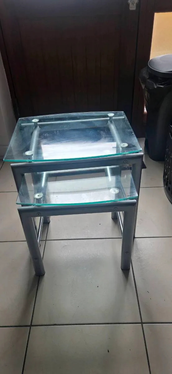 Glass nest of side tables - Image 2