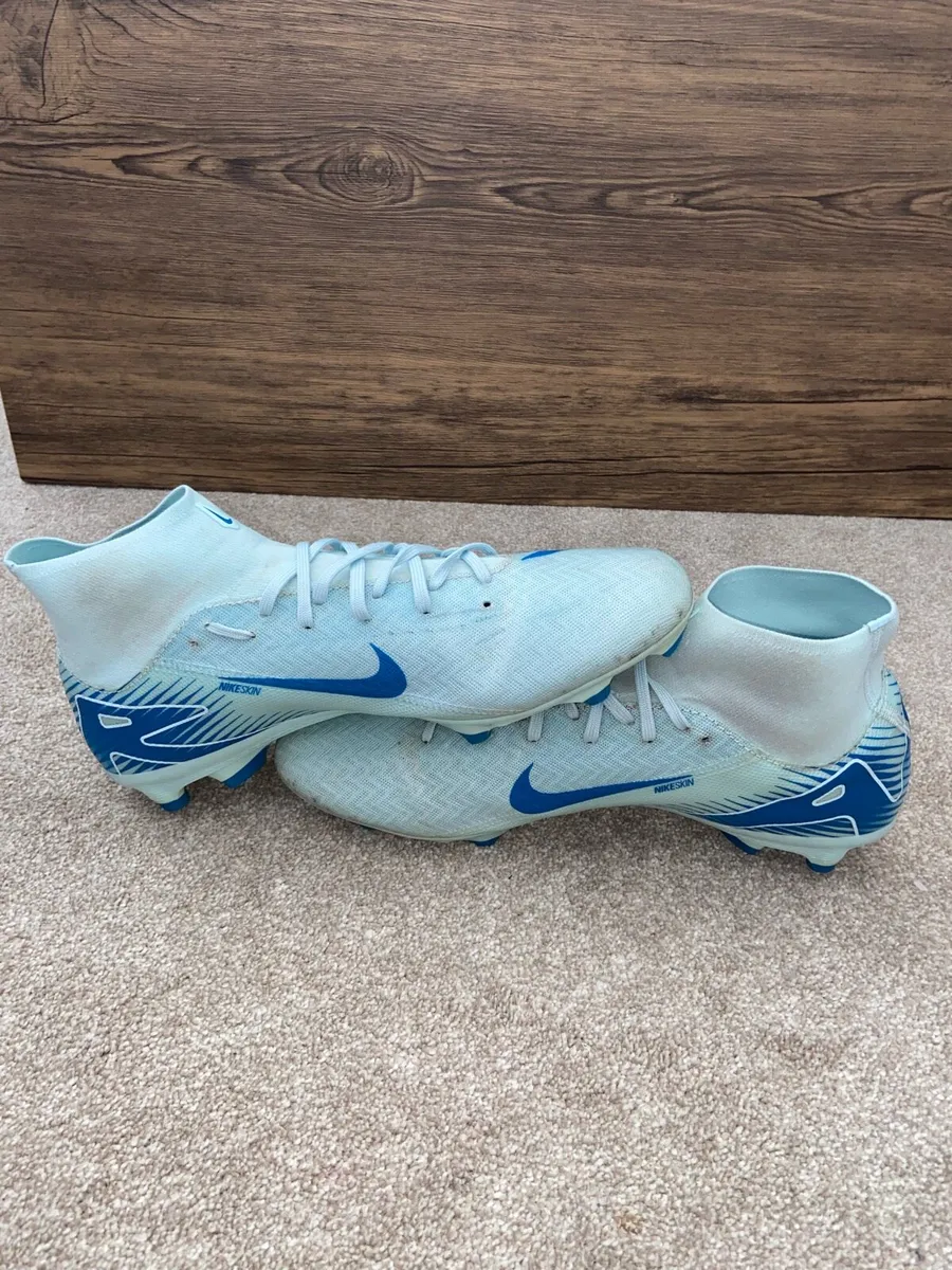 Nike Blue Mercurial Soccer Boot Size UK 10 - Image 1