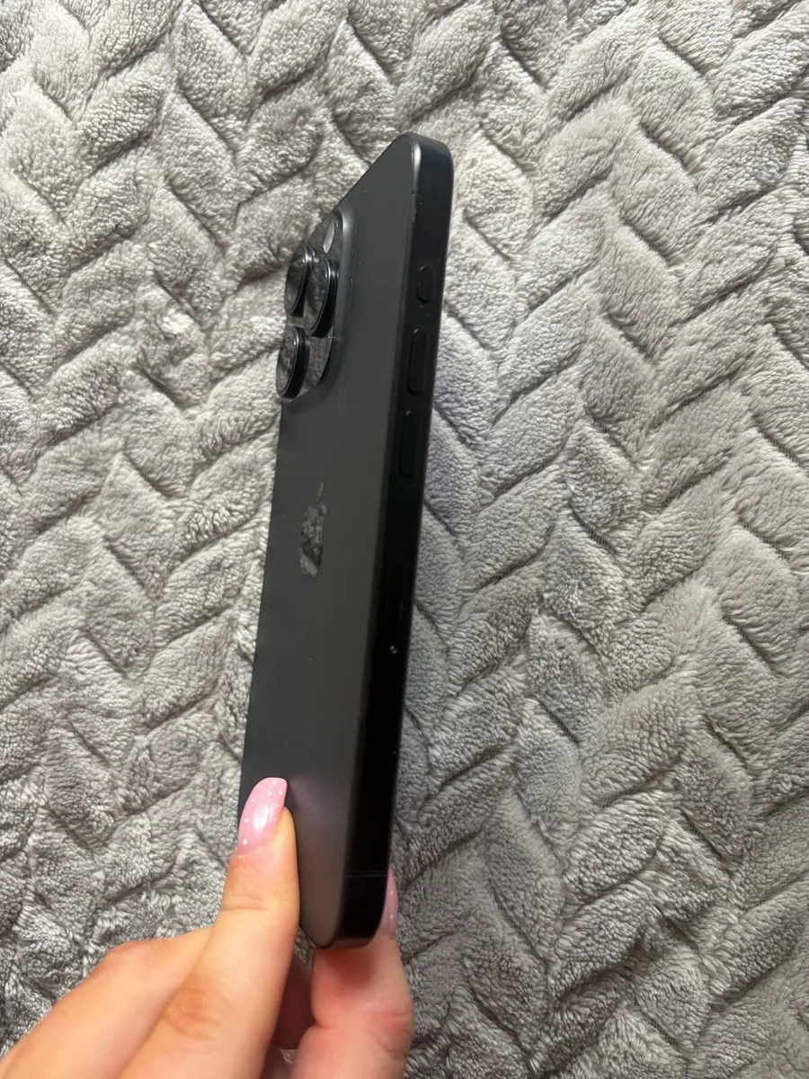 iPhone 15 pro 128gb - Image 3