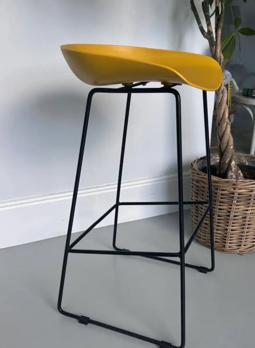 6 industrial style bar stools - Image 2