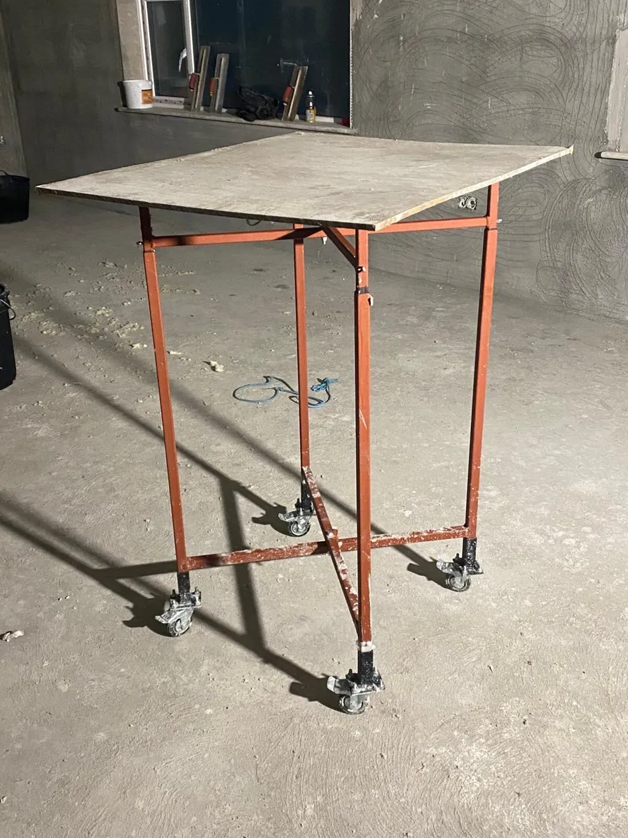 Height adjustable plastering stands - Image 3