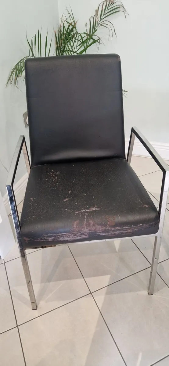 Extendable Table & Chairs - Image 3